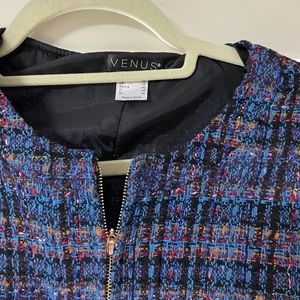 Beautiful tweed dress never worn color is navy multi